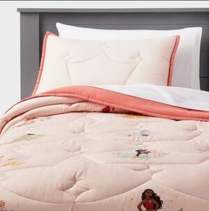 Full/Queen Princess Characters Kids' Quilt - The Disney Collection by Pillowfort